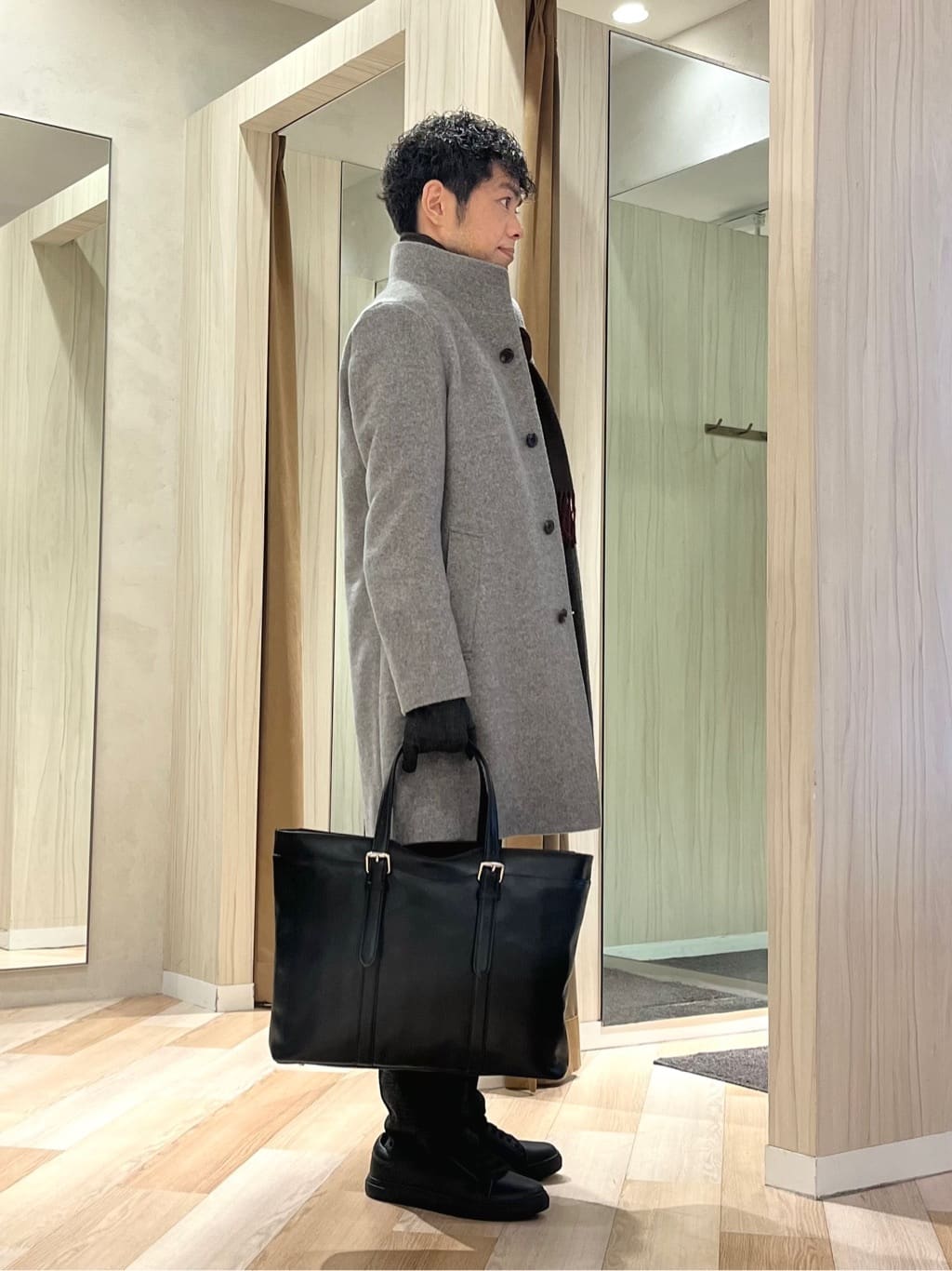 URAさんの「TAKEO KIKUCHI｜【ウールカシミヤブレンド】ビーバー調 スタンドカラー コート」を使ったコーディネート