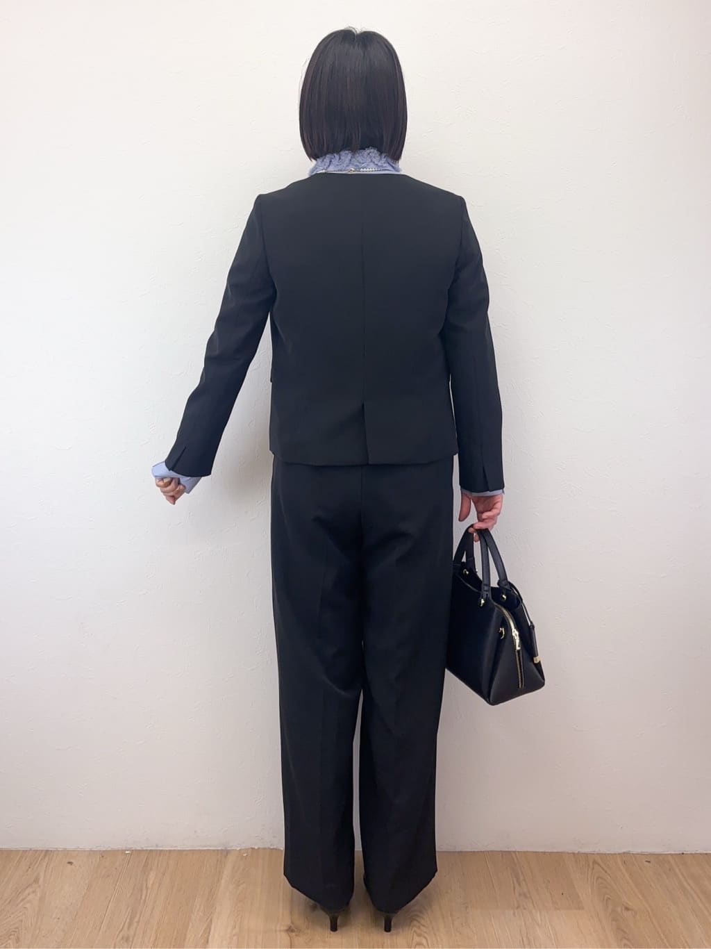 Takeさんの「OPAQUE.CLIP｜《通勤／セットアップ対応》 パイピングVネックジャケット【洗濯機OK】」を使ったコーディネート