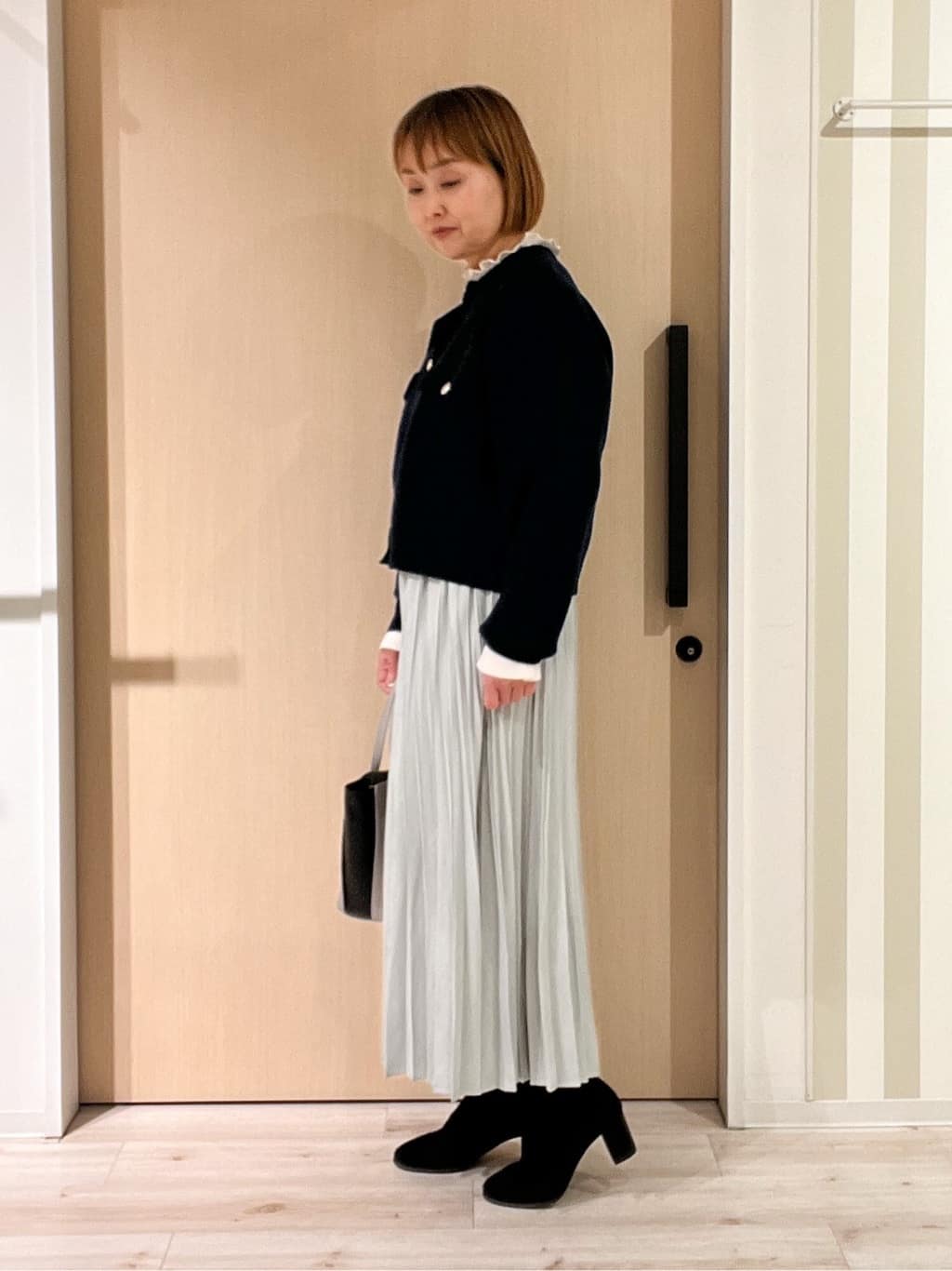 ぷくりんさんの「SHOO･LA･RUE｜【洗濯機可/S-LL】1枚でも羽織りでも 華やか上品カーデ」を使ったコーディネート