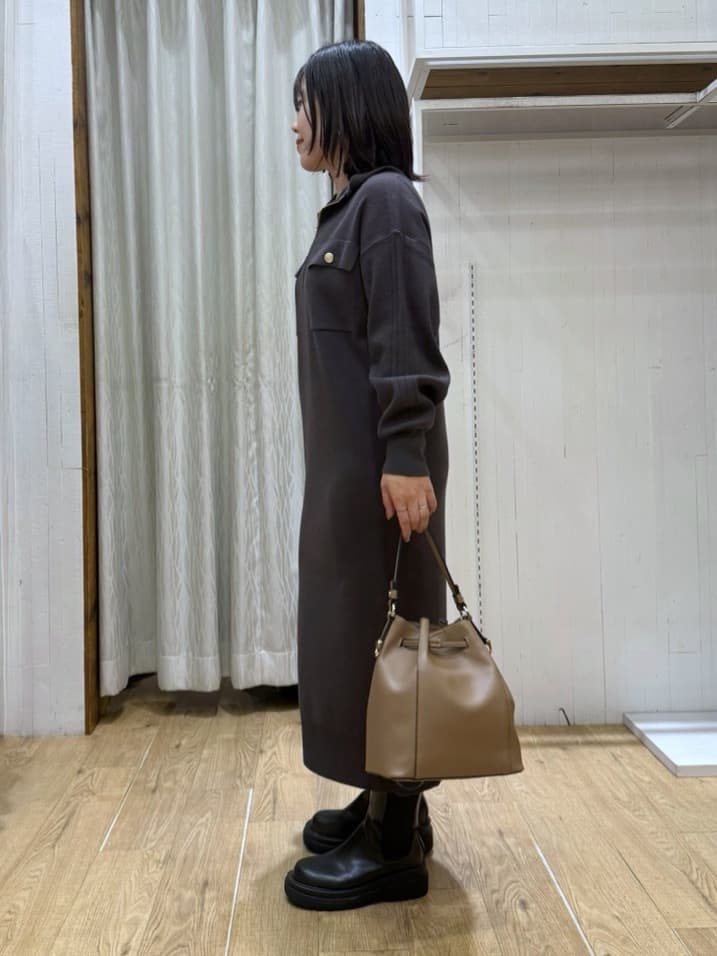 chさんの「THE SHOP TK｜1枚でこなれ見え ハーフZIPワンピース【毛玉になりにくい/静電気防止/洗濯機OK】」を使ったコーディネート