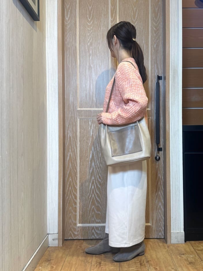 KAORIさんの「SHOO･LA･RUE｜【洗濯機可】ふわふわミックスカラーニット」を使ったコーディネート