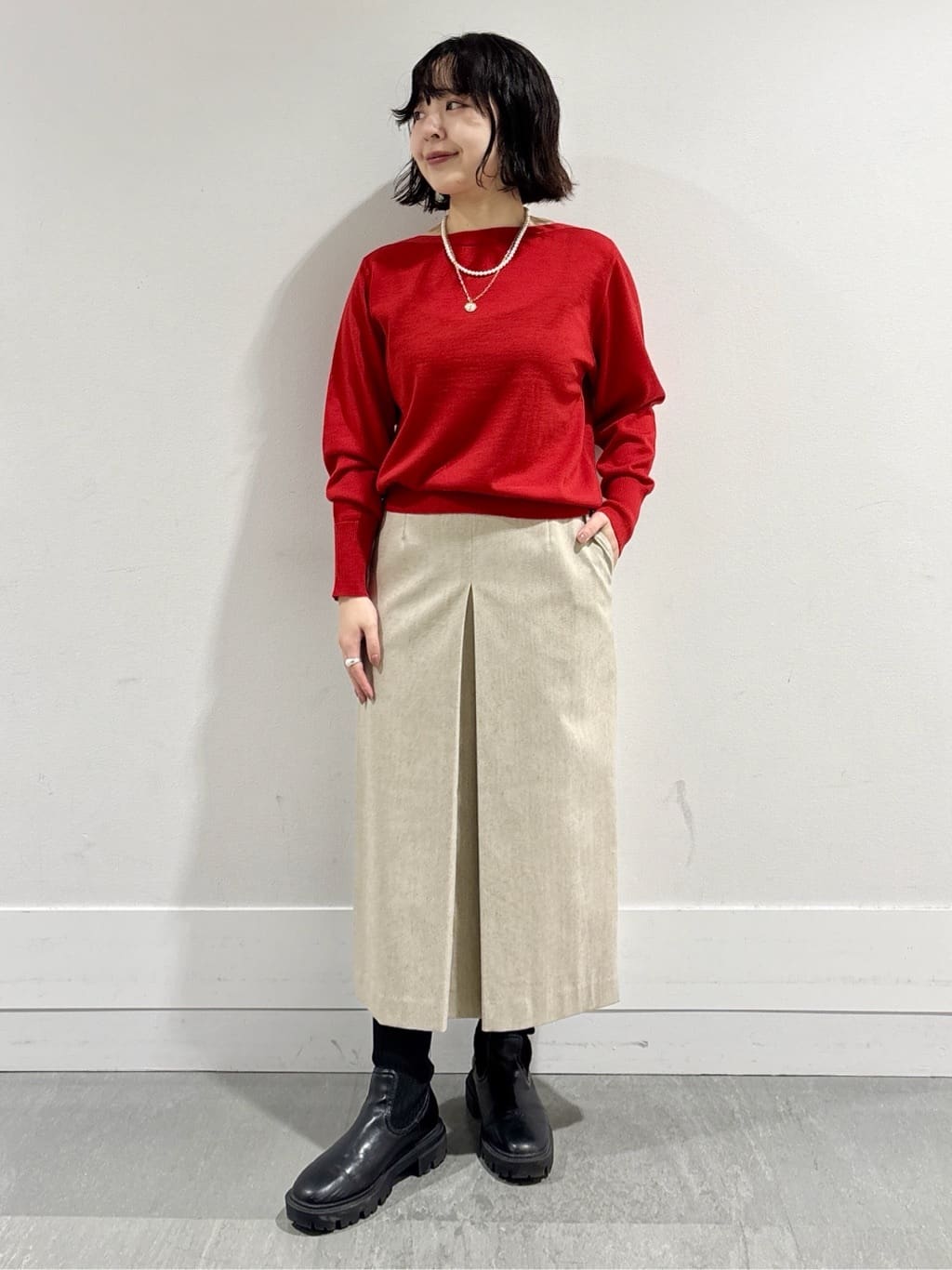 モエカさんの「UNTITLED｜【アンサンブル可/洗える】シルクウールカシミヤ ドルマンスリーブニット」を使ったコーディネート