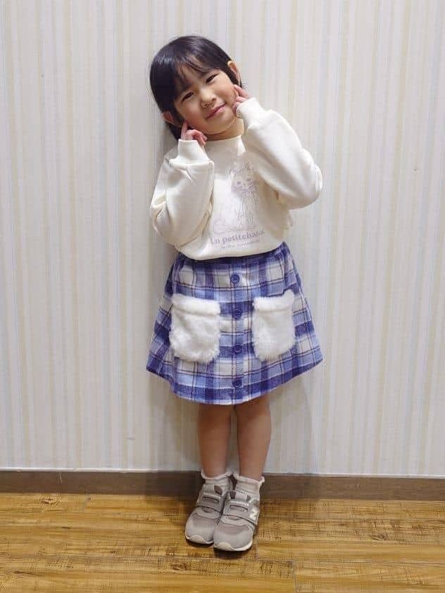 Yuiさんの「SHOO･LA･RUE｜【100-150cm/裏起毛】Aライン アソートスウェット」を使ったコーディネート