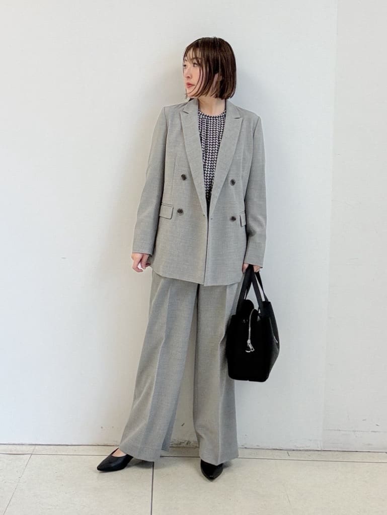yoshiyaさんの「INDIVI｜【洗える／セットアップ可能】凹凸ストレッチ素材ダブルジャケット」を使ったコーディネート