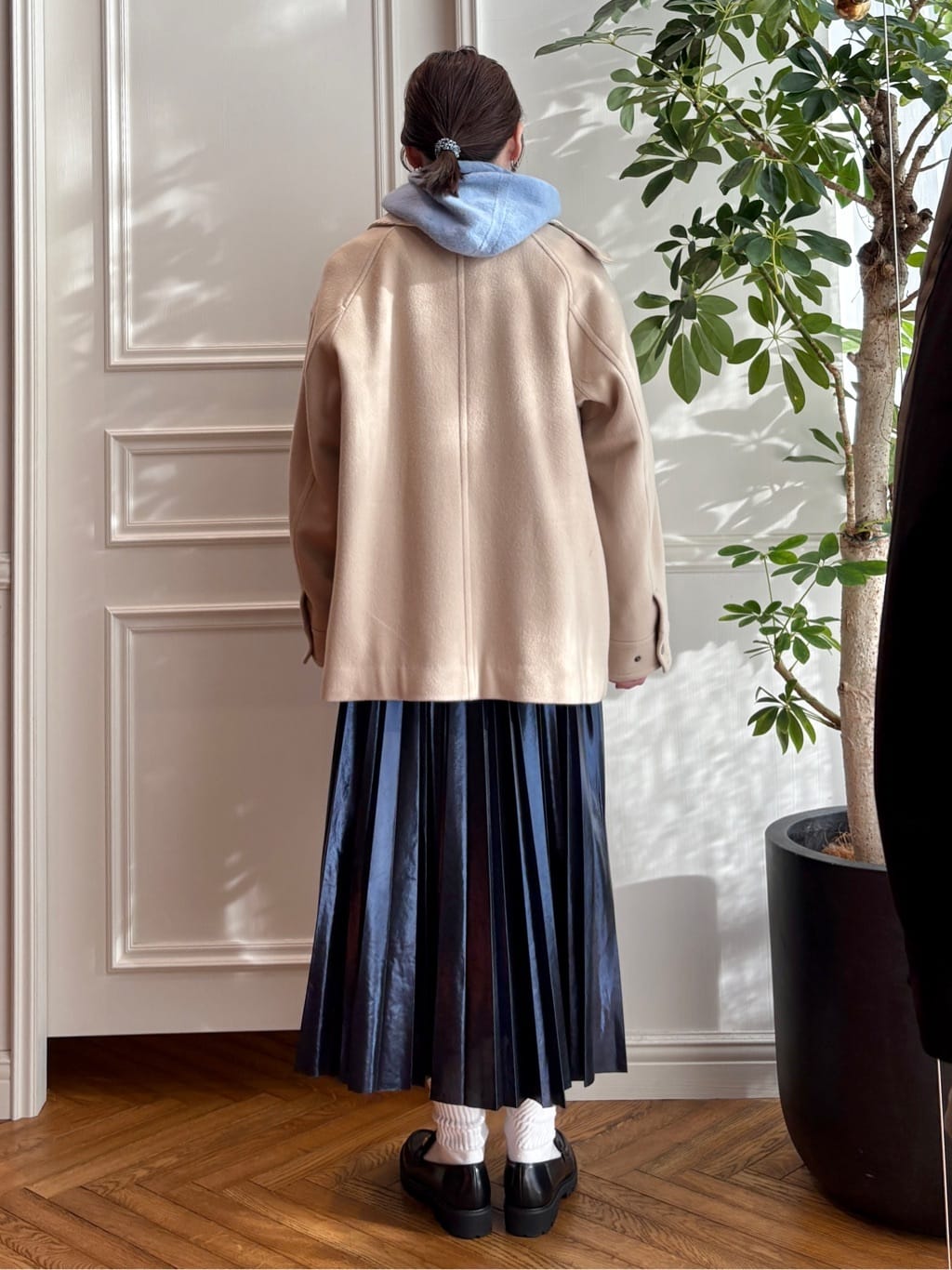 nakaoさんの「DRESSTERIOR｜◆【洗える/ストレッチ性/オンオフ】箔プリントプリーツスカート」を使ったコーディネート