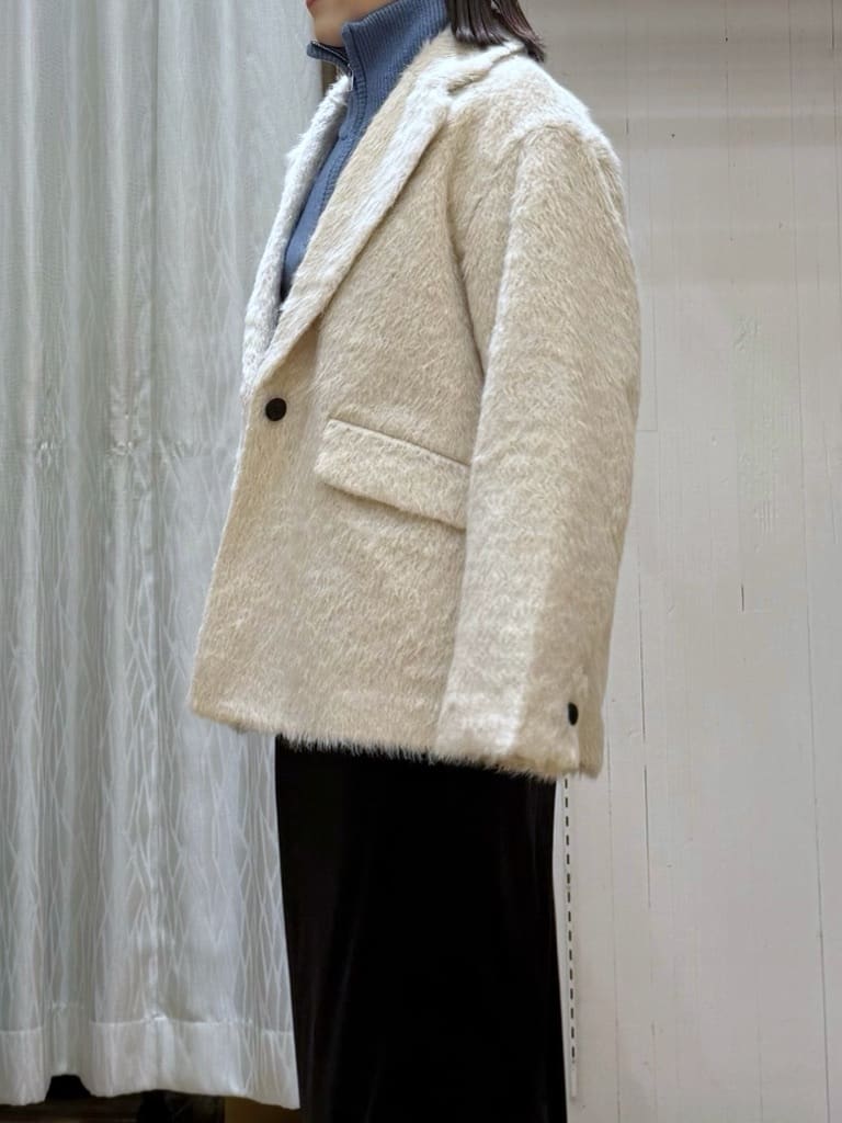 chさんの「THE SHOP TK｜纏うだけで大人上品 シャギーチェスターハーフコート」を使ったコーディネート