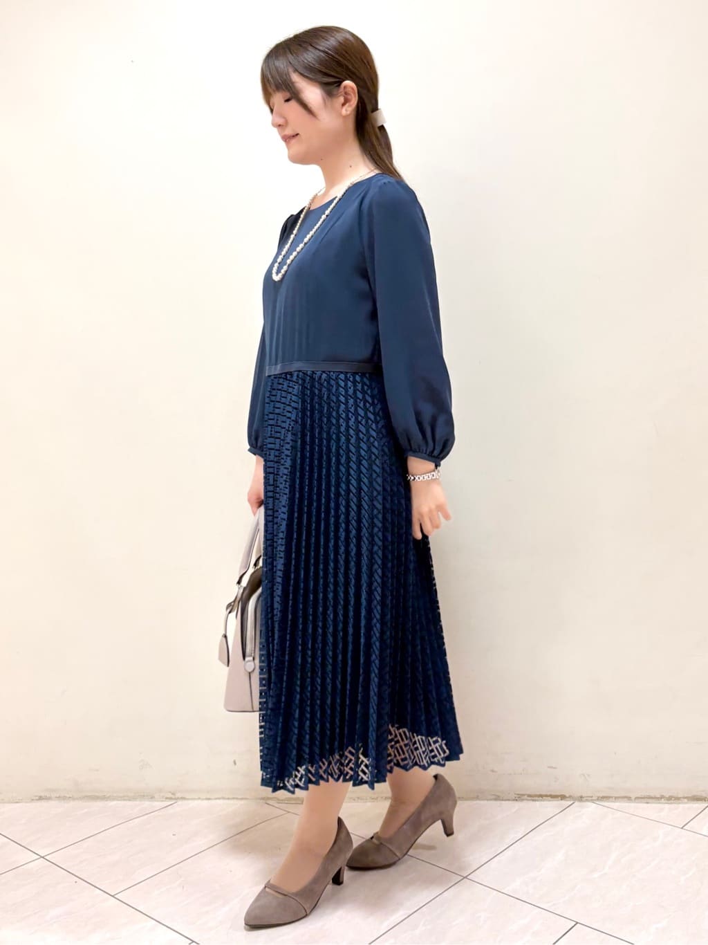 mikiさんの「Reflect｜【SS-4Lサイズ】シフォン&times;幾何柄レースプリーツワンピース」を使ったコーディネート