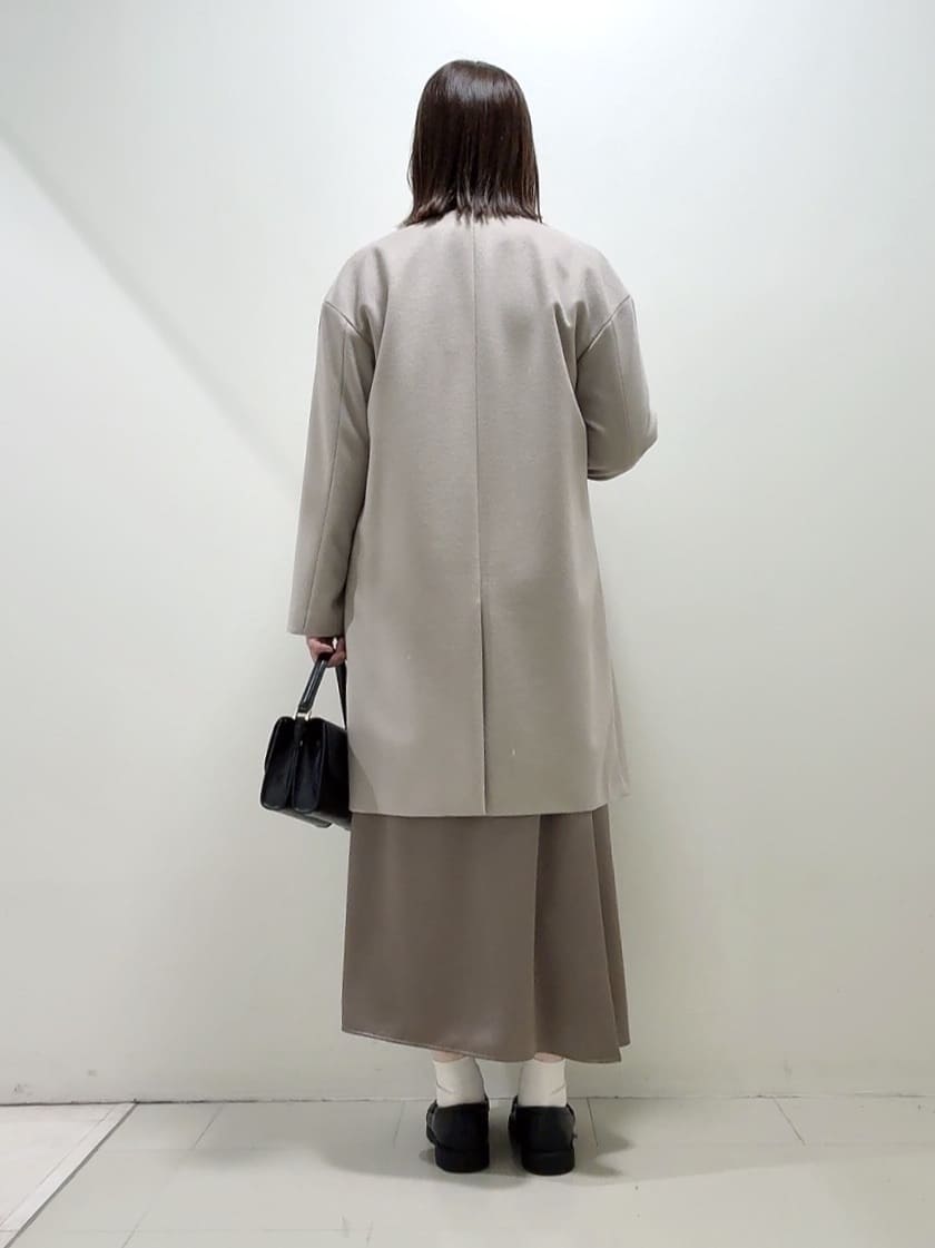 YUIさんの「UNTITLED｜【ウエストゴム/洗える】サテンナロースカート」を使ったコーディネート