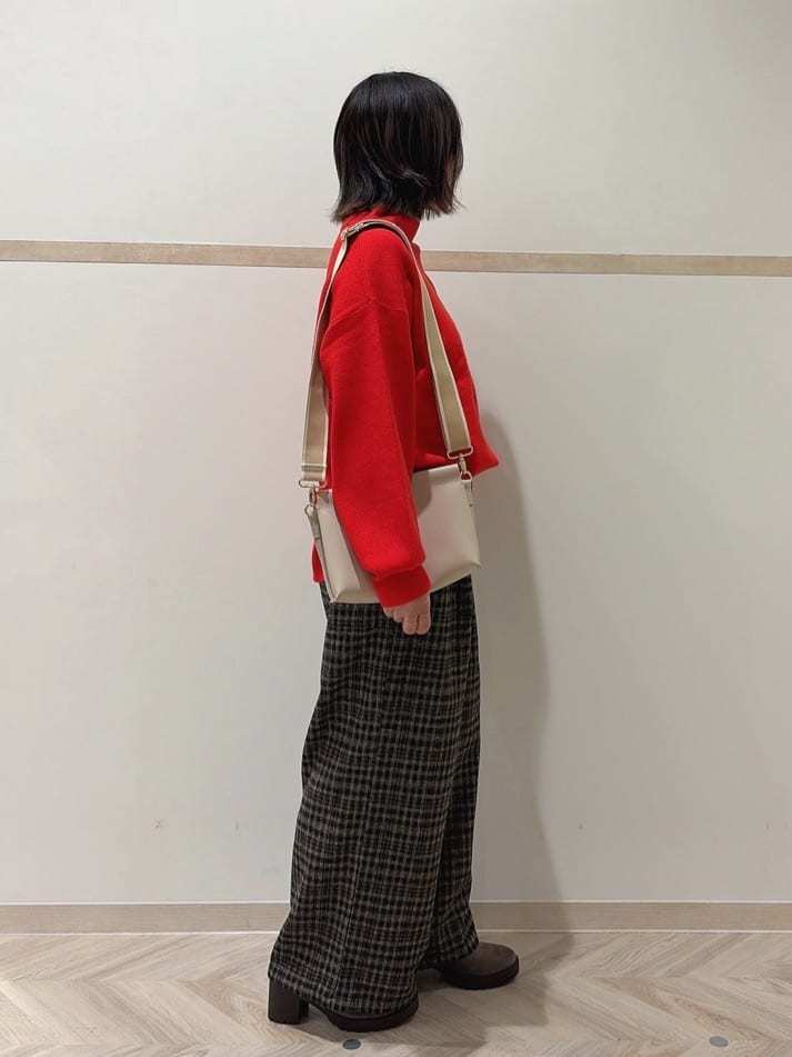 だいちゃさんの「SHOO･LA･RUE｜【洗濯機可/S-LL】厚すぎない　ゆったりシンプルもちもちニット」を使ったコーディネート
