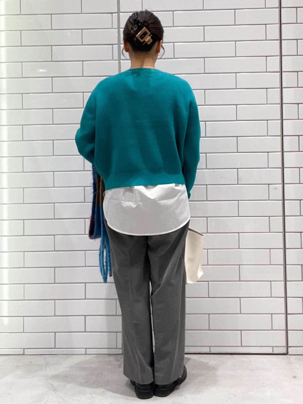oiさんの「OPAQUE.CLIP｜アシンメトリーボタンカーディガン【洗濯機OK】」を使ったコーディネート