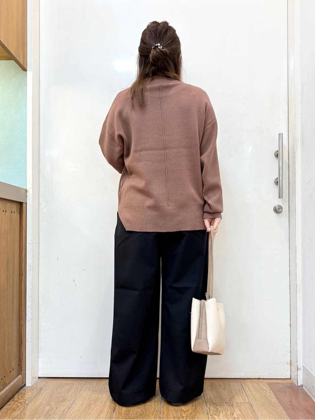 だいわさんの「SHOO･LA･RUE｜【洗濯機可/S-LL】 フラップイージーワイドパンツ」を使ったコーディネート