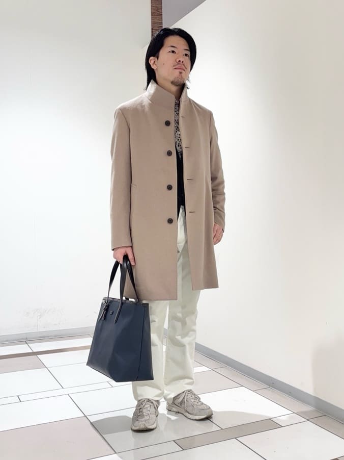 及川さんの「TAKEO KIKUCHI｜【ウールカシミヤブレンド】ビーバー調 スタンドカラー コート」を使ったコーディネート