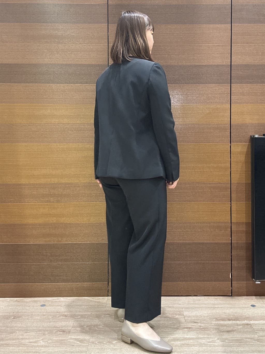 yumeさんの「OPAQUE.CLIP｜《通勤／セットアップ対応》 Vネックジャケット／ダブルクロス【洗濯機OK】」を使ったコーディネート