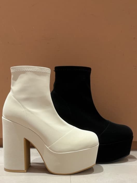 ゆずはさんの「ESPERANZA｜【ラク盛り】厚底ショートブーツ」を使ったコーディネート