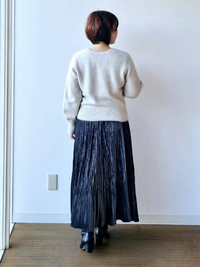 やじまさんの「UNTITLED｜【ふわふわニット/前後2WAY】フォックスカシミヤカーディガン」を使ったコーディネート