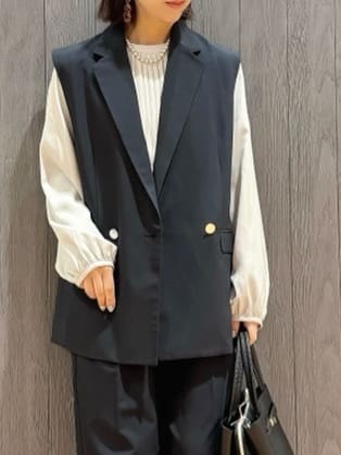 meiさんの「SHOO･LA･RUE｜【セットアップ可/S-LL/洗濯機可】サッと羽織ってこなれ見え ダブルブレストジレ」を使ったコーディネート