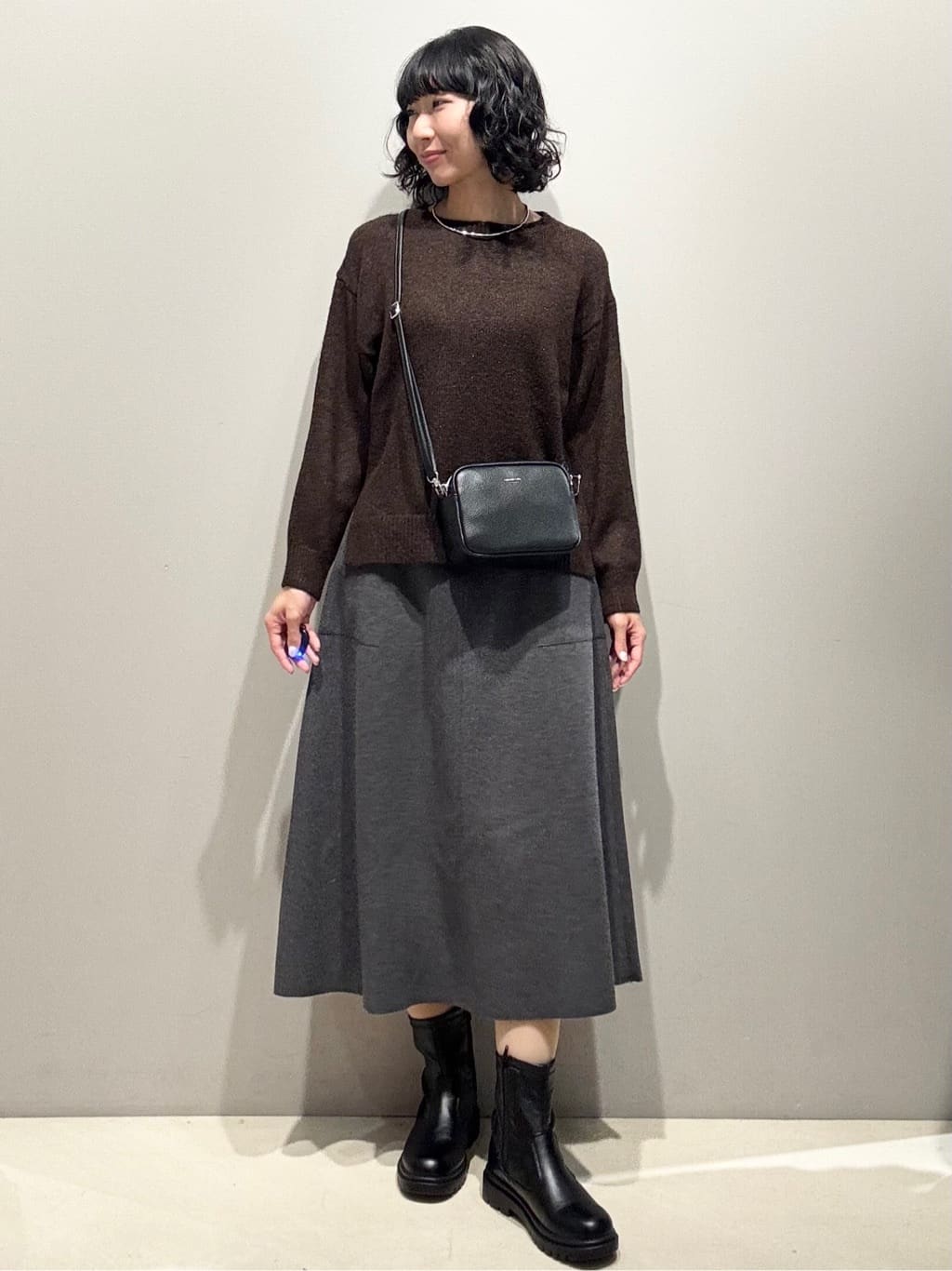 naoさんの「OPAQUE.CLIP｜リラクシークルーネックニット【洗濯機OK】」を使ったコーディネート