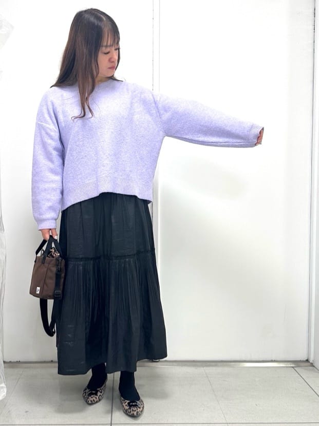 miさんの「Reflect｜【選べる5色／ゆったりシルエット】Vネックスパンコールニット」を使ったコーディネート