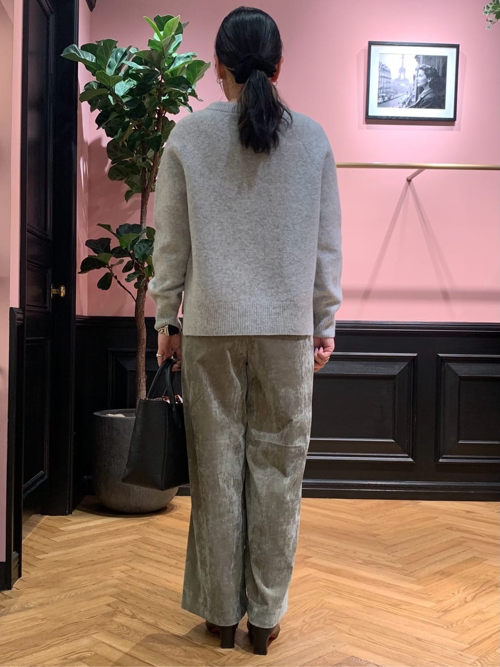 SAKAIさんの「DRESSTERIOR｜ソフト別珍イージーパンツ」を使ったコーディネート