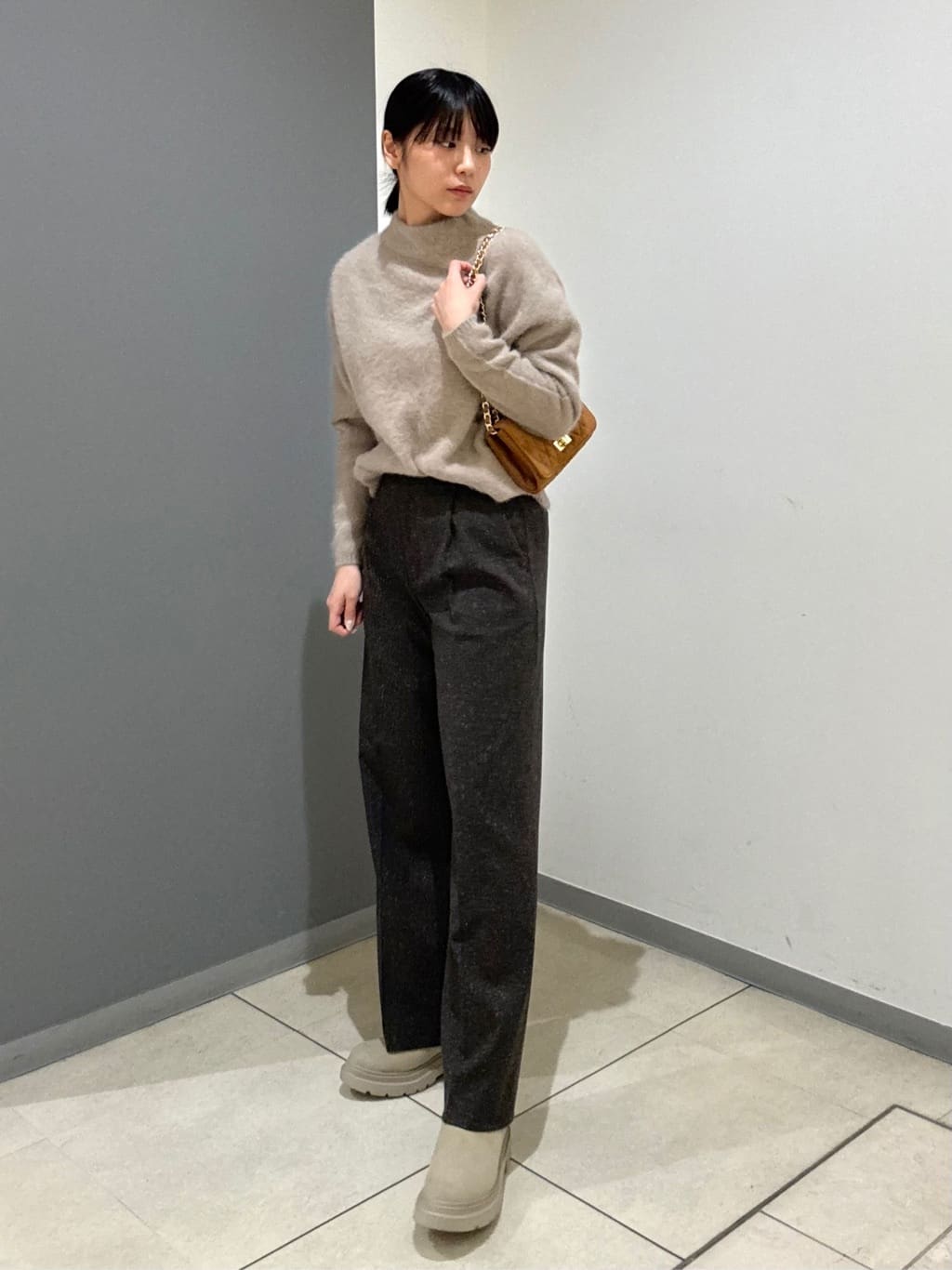 Itoさんの「UNTITLED｜【大人な品格/ふわふわニット】フォックスカシミヤ コクーンニット」を使ったコーディネート