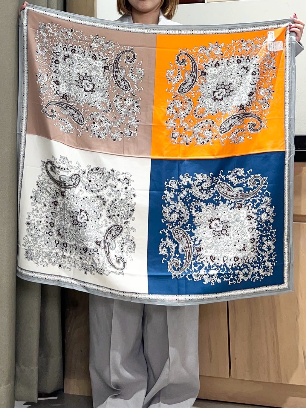 かのさんの「THE SHOP TK｜【通勤にもデイリーにも】CAVIAN 金ボタンダブルブレストジャケット」を使ったコーディネート