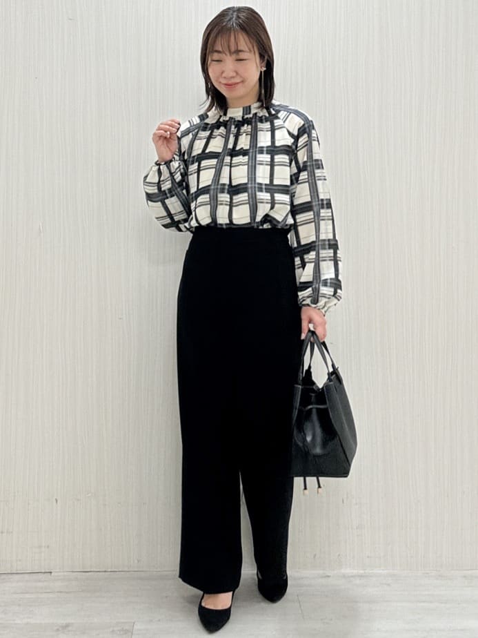 yuさんの「COUP DE CHANCE｜【手洗い可】ストレートワイドパンツ」を使ったコーディネート