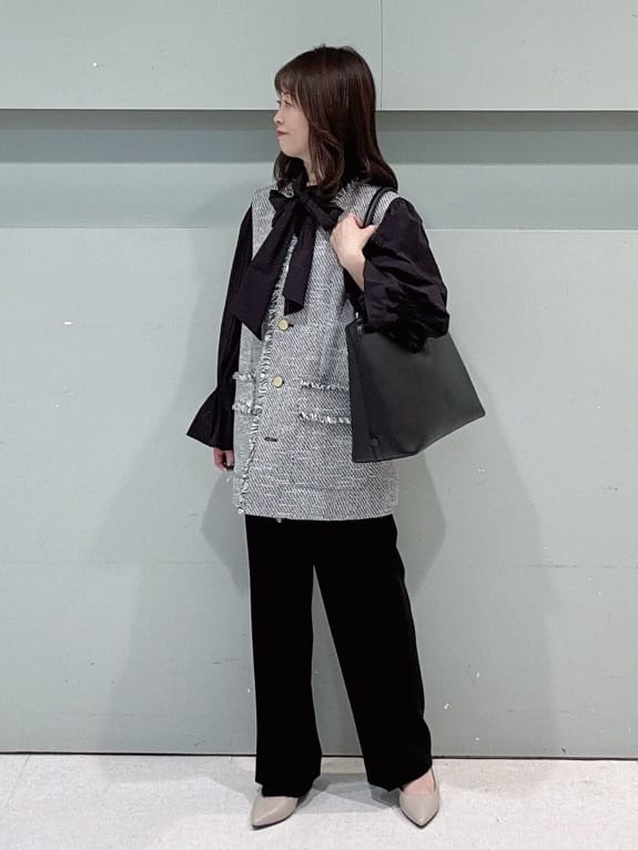 makiさんの「UNTITLED｜【オンオフ使える】スラブツイード ジレ」を使ったコーディネート