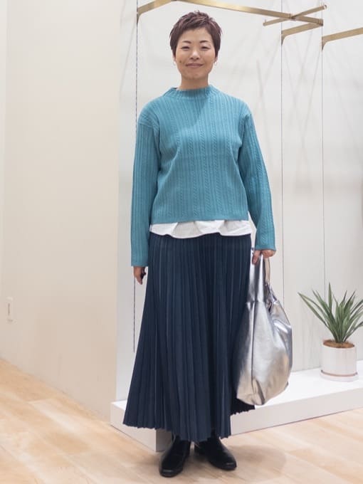 シュウコさんの「grove｜裾切替タックペプラムTシャツ」を使ったコーディネート