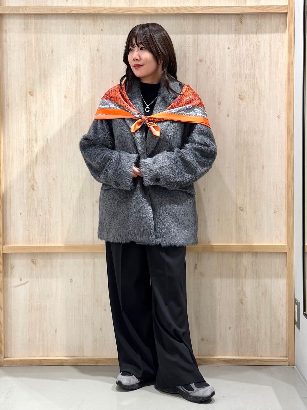 nanaさんの「THE SHOP TK｜纏うだけで大人上品 シャギーチェスターハーフコート」を使ったコーディネート