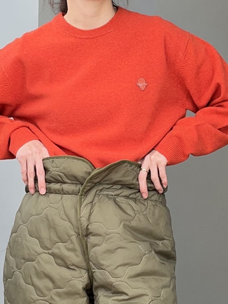 神野（jinno）さんの「TAKEO KIKUCHI｜【Air Palette Knit】ワンポイント カラーニット プルオーバー」を使ったコーディネート