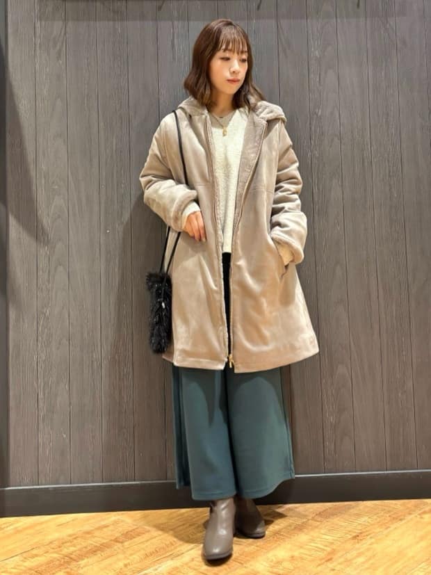 meiさんの「SHOO･LA･RUE｜【S-LL】きらっと華やぐ　大人のスパンコールニット」を使ったコーディネート