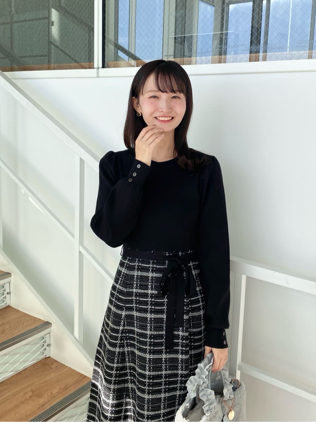 みさかさんの「index｜チェックラメジャカードニットワンピース」を使ったコーディネート