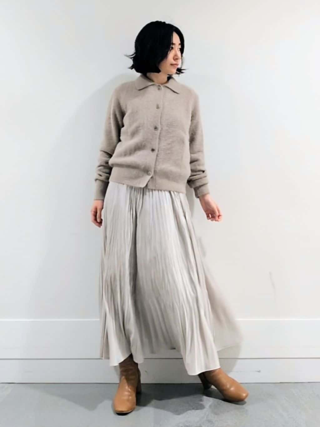 ミズタさんの「UNTITLED｜【ふわふわニット/オンオフ使える】フォックスカシミヤ衿付きカーディガン」を使ったコーディネート