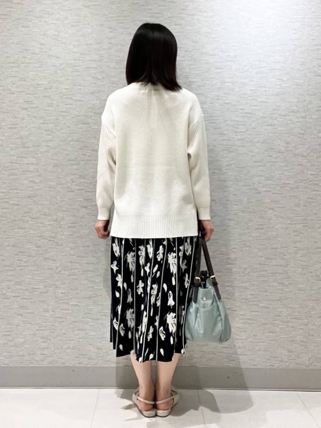 marikoさんの「Reflect｜【腰周りカバー／長め丈】モックネックニットプルオーバー」を使ったコーディネート