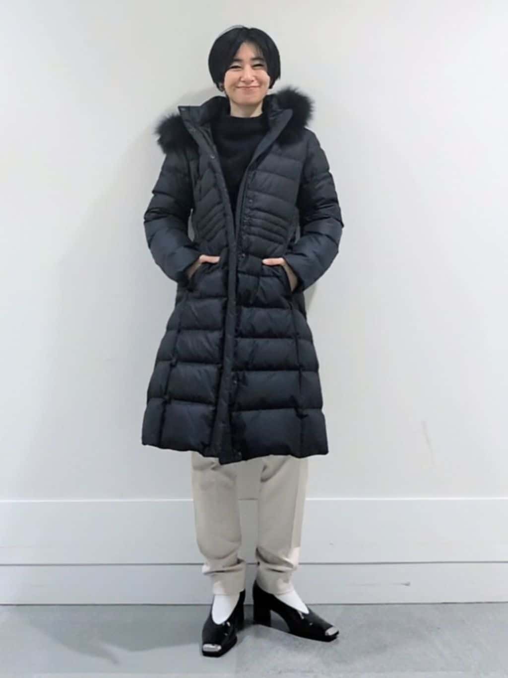 ミズタさんの「UNTITLED｜【はっ水機能/フード取り外し可/防寒】ロングダウンコート」を使ったコーディネート