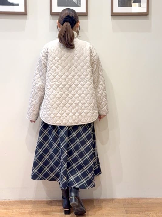 maiさんの「SHOO･LA･RUE｜【S-LL】立体感が際立つ モールチェックフレアスカート」を使ったコーディネート