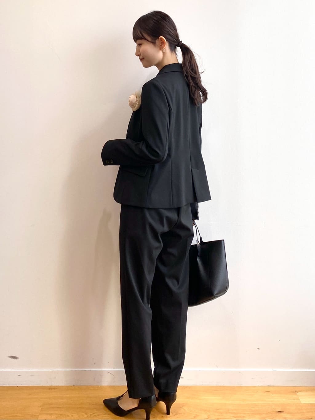 みさかさんの「index｜《5色展開／XS-LLサイズ》ストレッチテーラードジャケット／セットアップ対応【イージーアイロン】」を使ったコーディネート