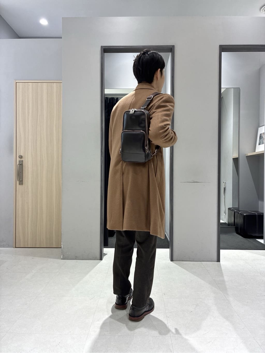 わいずみさんの「TAKEO KIKUCHI｜カシミヤブレンド ビーバー調ステンカラーコート」を使ったコーディネート