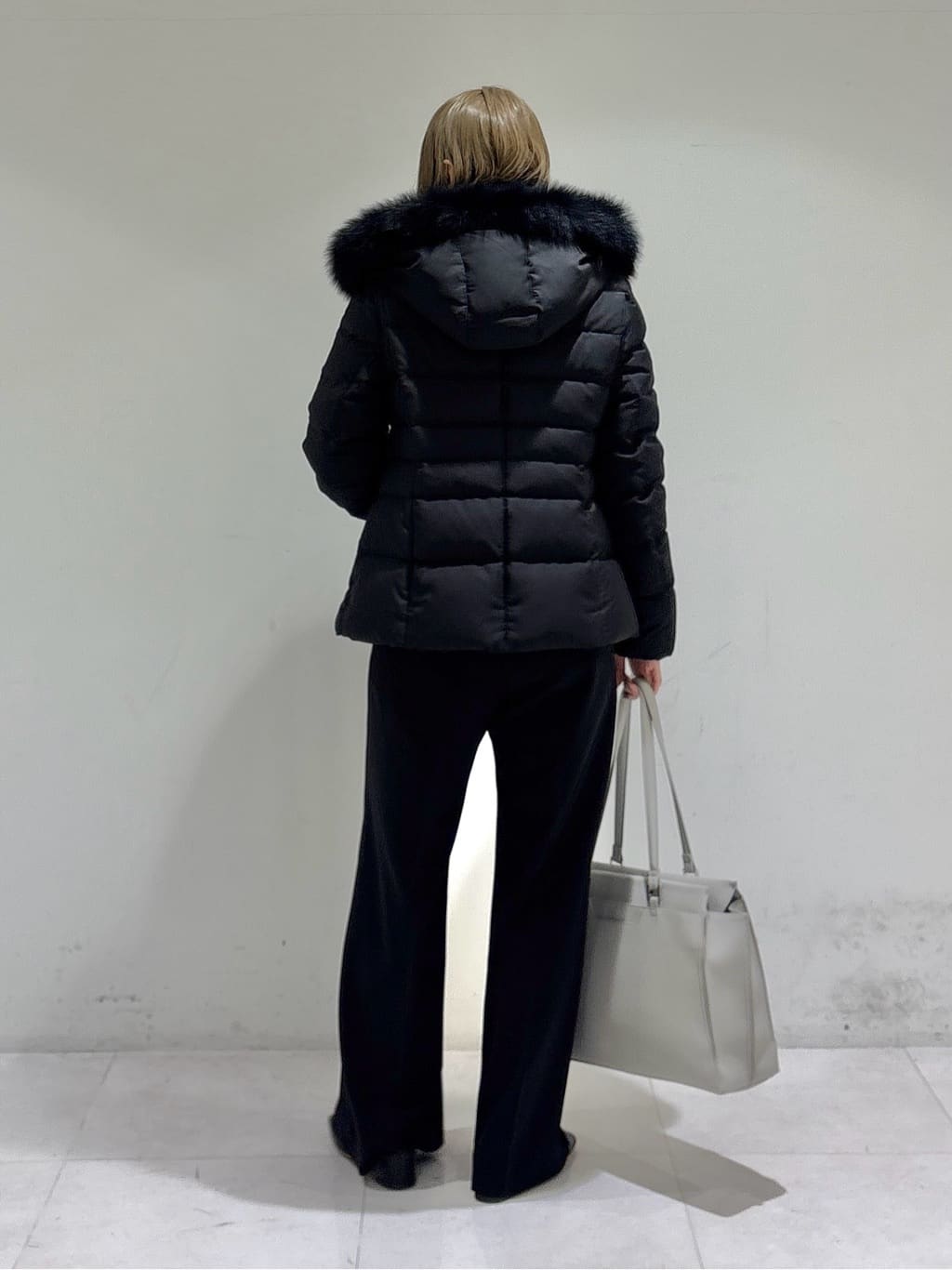 kotakiさんの「INDIVI｜【名品／撥水／抗菌防臭】ショート丈リサイクルダウンコート」を使ったコーディネート