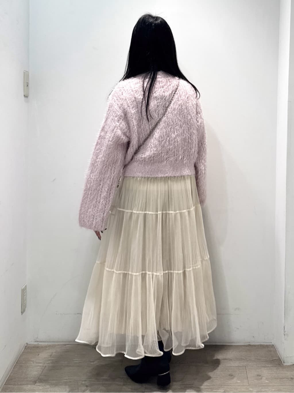 yuicciさんの「OPAQUE.CLIP｜透かし編みショートフェザーニット【洗濯機OK】」を使ったコーディネート