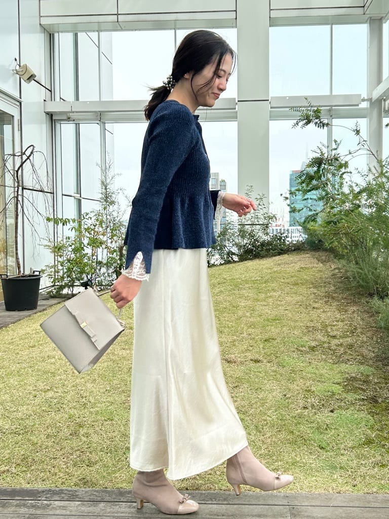 shinoさんの「Couture brooch｜【2WAY・ベルト付き】フードフェイクファー ミドル丈ダウンコート」を使ったコーディネート