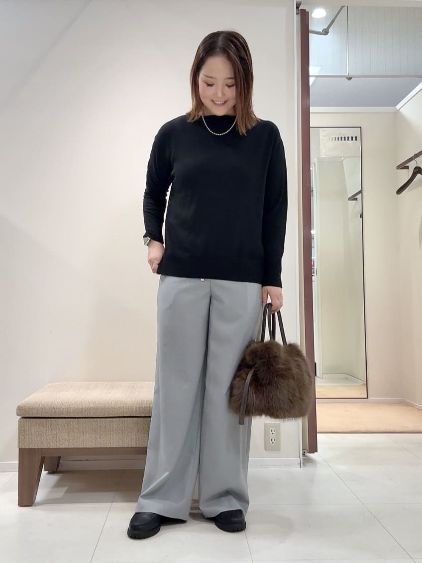 YUIさんの「UNTITLED｜【8色展開/体型カバー】魅せるタイムレスニット」を使ったコーディネート