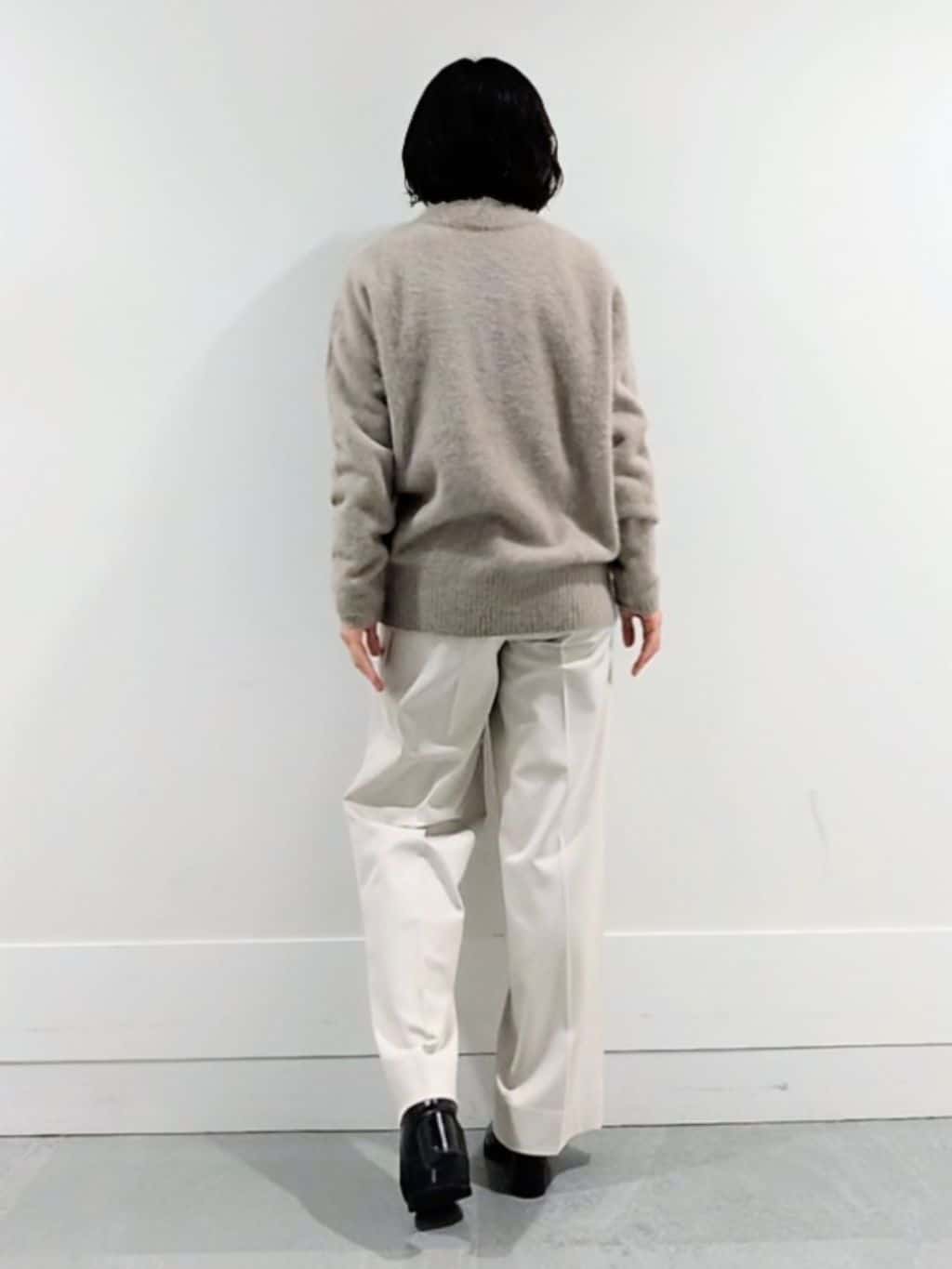 ミズタさんの「UNTITLED｜【大人な品格/ふわふわニット】フォックスカシミヤ コクーンニット」を使ったコーディネート