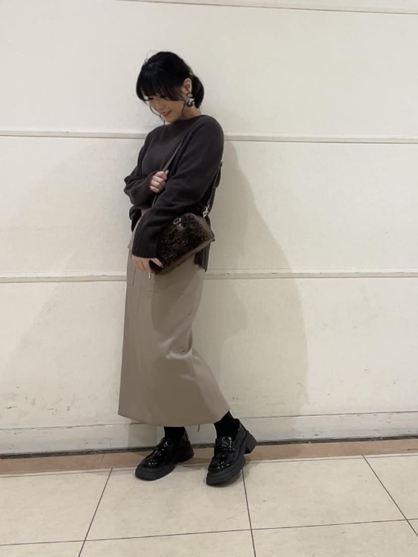 watanabeさんの「UNTITLED｜【重ね着もおすすめ/洗える】ウールカシミヤ クルーネックニット」を使ったコーディネート