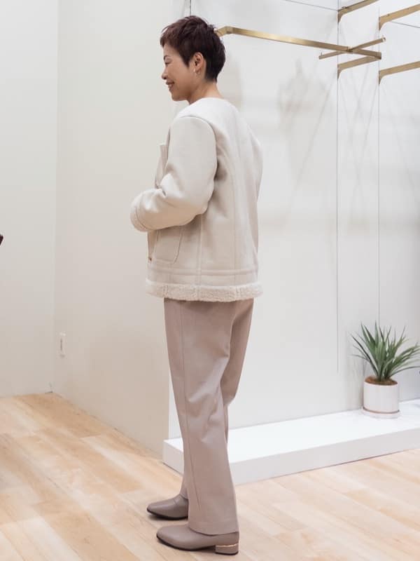 シュウコさんの「grove｜フェイクムートンボアジャケット」を使ったコーディネート