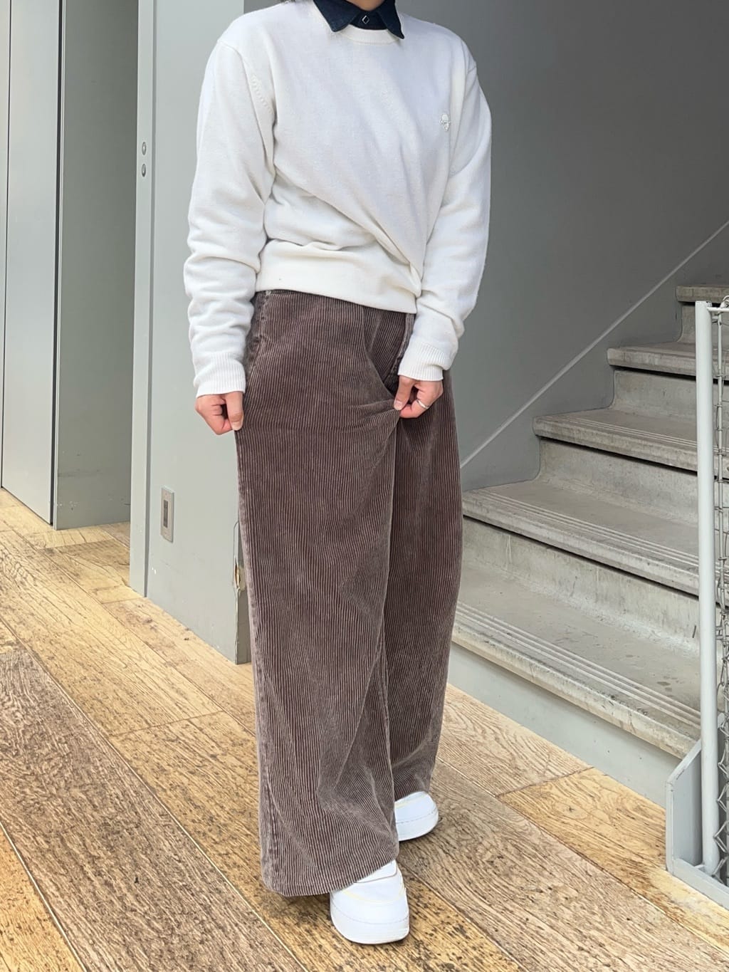 karunaさんの「TAKEO KIKUCHI｜【Air Palette Knit】ワンポイント カラーニット プルオーバー」を使ったコーディネート