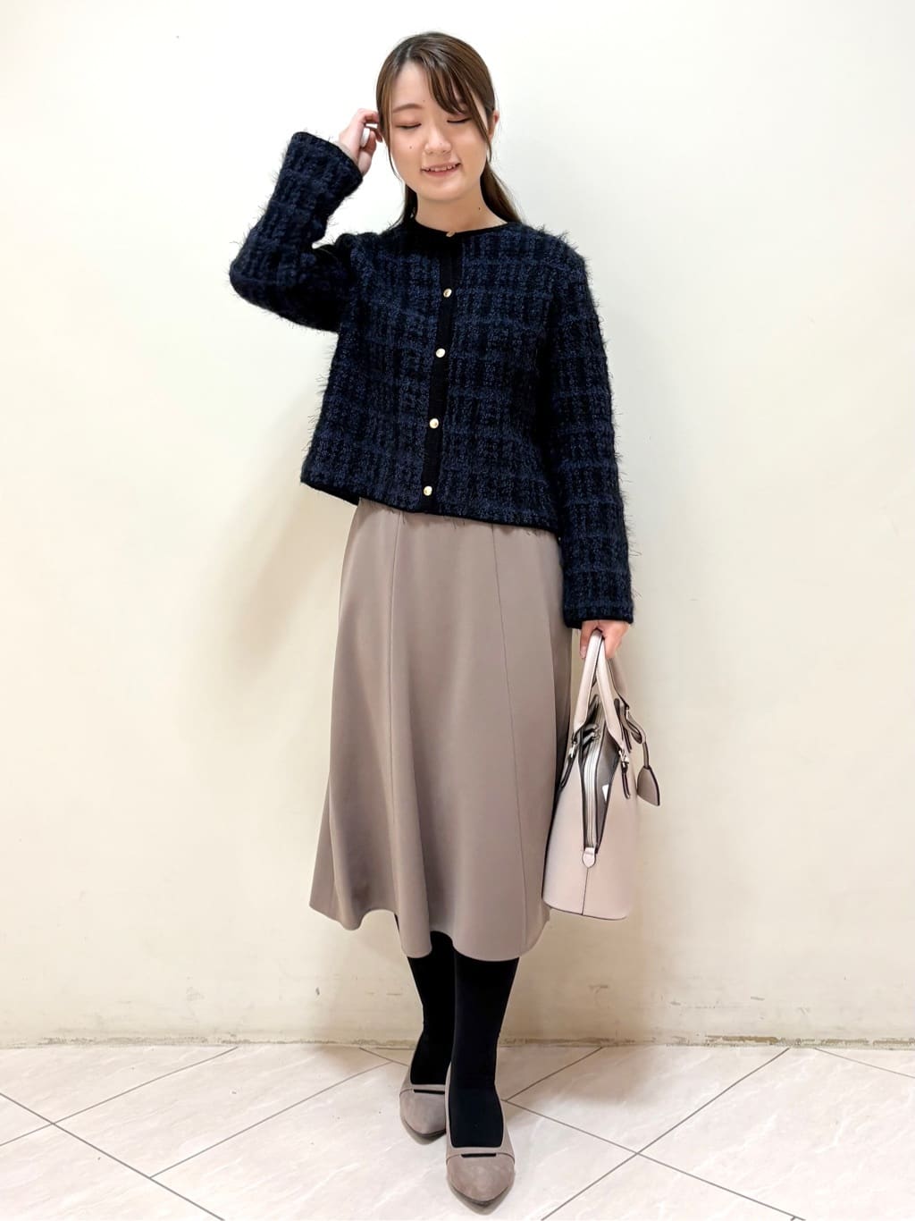 mikiさんの「Reflect｜【お食事会やお出かけに◎】ふんわりジャカード編みカーディガン」を使ったコーディネート
