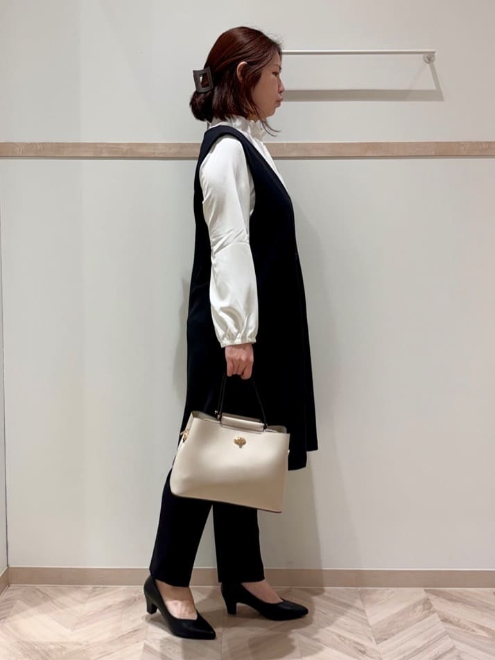 c_h_i_k_aさんの「SHOO･LA･RUE｜【洗濯機可】上品で華やか スタンドフリルブラウス」を使ったコーディネート