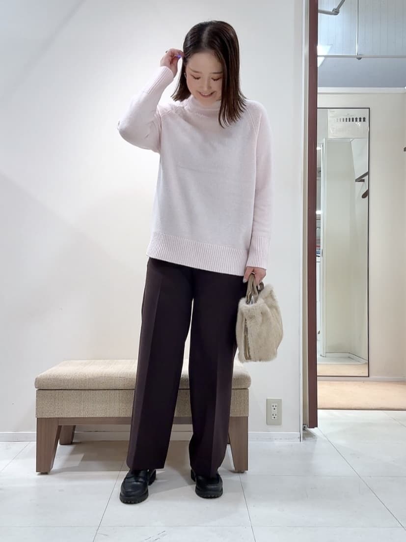YUIさんの「UNTITLED｜【重ね着もおすすめ/洗える】ウールカシミヤ クルーネックニット」を使ったコーディネート