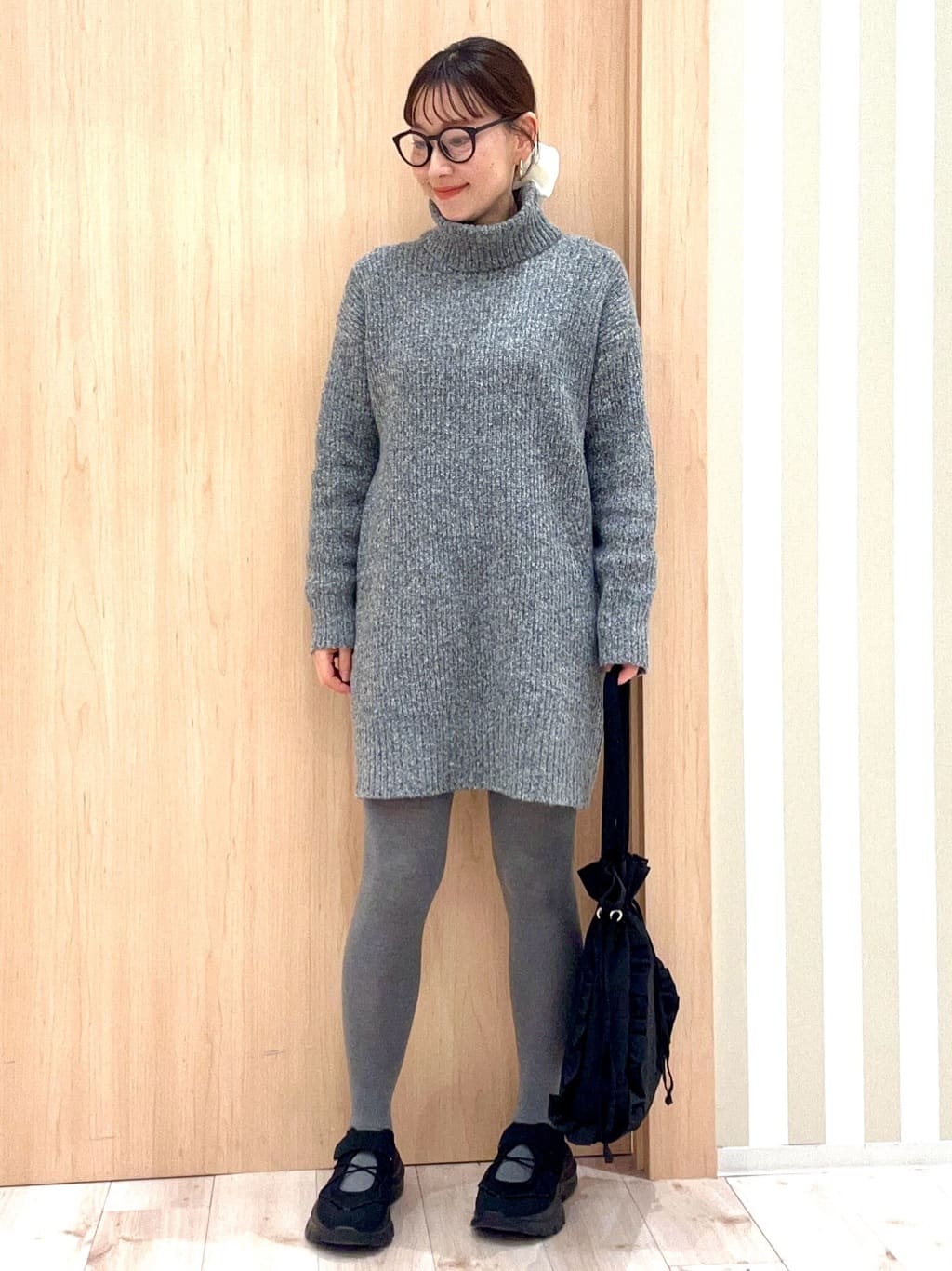 ririさんの「SHOO･LA･RUE｜【洗濯機可/S-LL/体型カバー】女性らしい美シルエット チュニックニットワンピース」を使ったコーディネート
